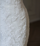 Elegant White Lace Round Neck Sleeveless Tulle Mermaid Wedding Dress HZ1022