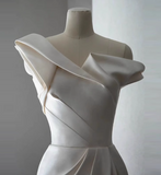 Satin French One Shoulder Hip-wrapped Fishtail Wedding Dress HZ1022