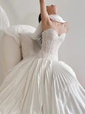 White Sweetheart Neckline Fitted Waist Lace Wedding Dress HZ1022