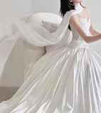 White Sweetheart Neckline Fitted Waist Lace Wedding Dress HZ1022