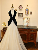 Elegant Black Velvet Halter Neck Deep V Neck White Tulle Wedding Dress HZ1022