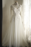 White Long Sleeve V-Neck Lace Tulle A-Line Floor-Length Wedding Dress HZ1022