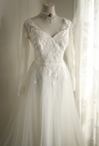 White Long Sleeve V-Neck Lace Tulle A-Line Floor-Length Wedding Dress HZ1022