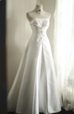 Retro Royal Princess Hand-beaded Bowknot A-line Floor-length Satin Wedding Dress HZ1022