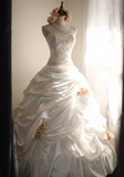 Retro palace irregular pleated white satin tube top A-line floor-length wedding dress HZ1022