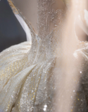 Gorgeous golden V-neck padded shoulder design long sleeve lace totem crystal sewn beads fluffy floor-length wedding dress HZ1022