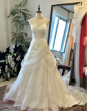 Elegant White Sweetheart Neck Tulle Wedding Dress with Train HZ1022