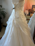 Elegant White Sweetheart Neck Tulle Wedding Dress with Train HZ1022