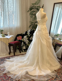 Elegant White Sweetheart Neck Tulle Wedding Dress with Train HZ1022