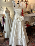 White Satin A-Line Floor-Length Buttoned Wedding Dress with Large Button Buttons HZ1022