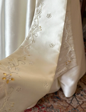 White Satin A-Line Floor-Length Buttoned Wedding Dress with Large Button Buttons HZ1022