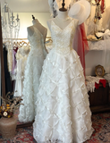 Chic White Strapless V-Neck Beaded Diamond Tulle Wedding Dress HZ1022