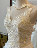Chic White Strapless V-Neck Beaded Diamond Tulle Wedding Dress HZ1022