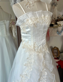 Gentle retro vintage sling ruffled wedding dress HZ1022