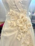 Vintage V-neck White Backless 3D Flower Beaded Embroidery Satin Floor-length Wedding Dress HZ1022