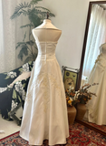 Vintage V-neck White Backless 3D Flower Beaded Embroidery Satin Floor-length Wedding Dress HZ1022