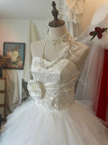 Elegant White Sweetheart Neck Layered Tulle Cake Princess Floor-Length Wedding Dress HZ1022