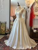 French Retro Shoulder Bow Beaded Thick Satin Wedding Dress HZ1022